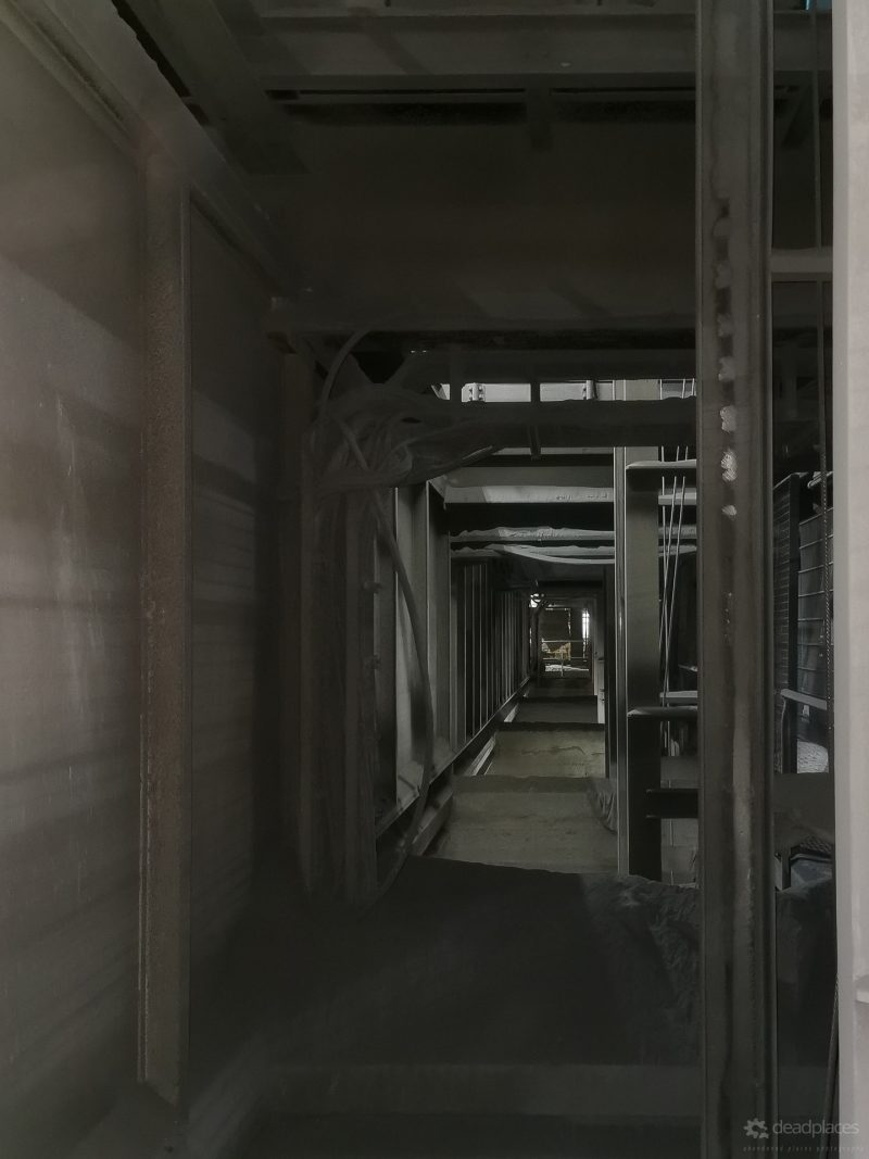 Fahrweg Schiebebuehne Pressen Hangseite